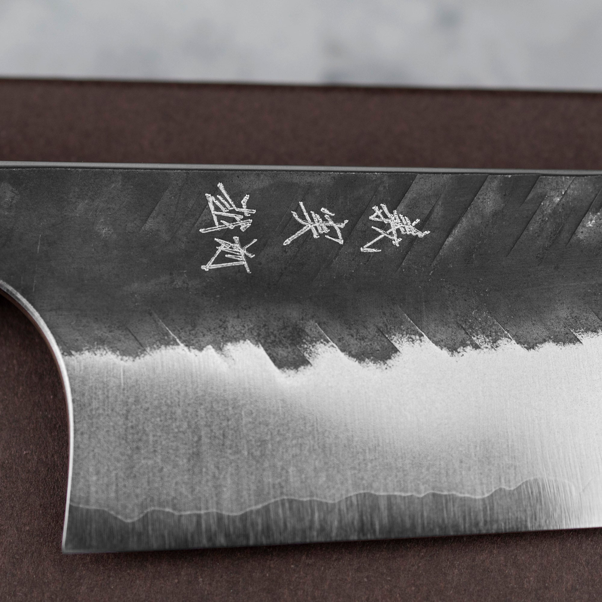 Nůž šéfkuchařský 21 cm Yoshimi Kato Aogami Kurouchi V-Tsuchime Super/SS