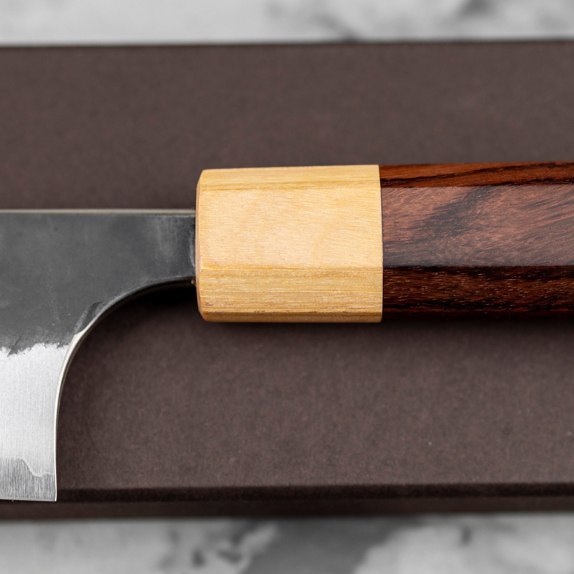 Nůž šéfkuchařský 21 cm Yoshimi Kato Aogami Kurouchi V-Tsuchime Super/SS