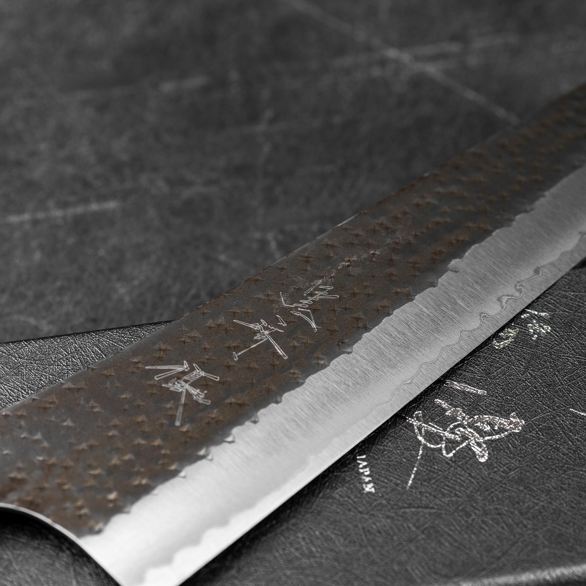 Nůž šéfkuchařský 24 cm Yu Kurosaki Kokusen Brass Aogami Super/SS