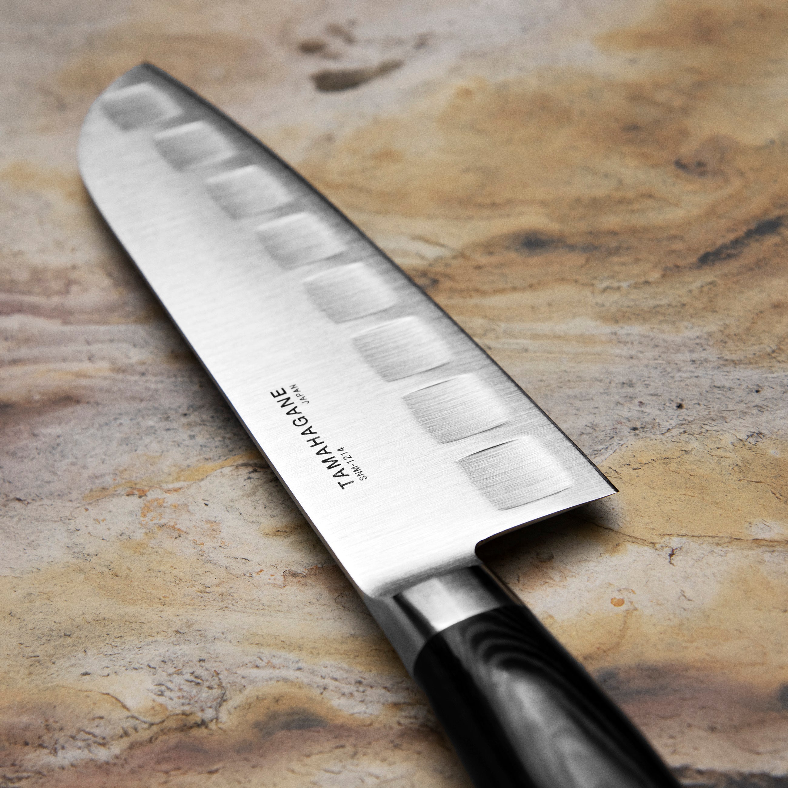 Nůž Santoku drážkovaný 17,5 cm Tamahagane San Black VG-5