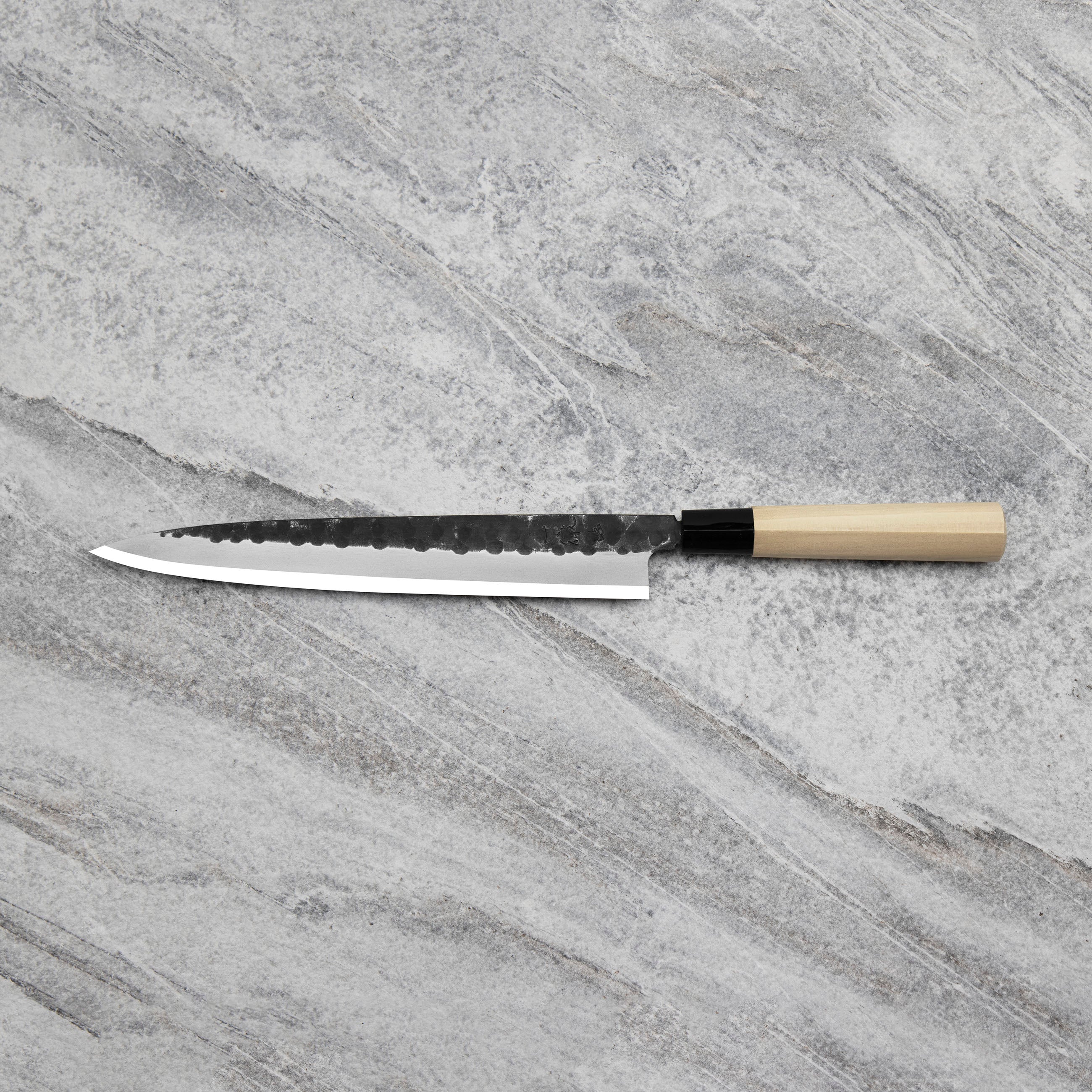 Nůž Yanagiba 24 cm Ittetsu Forge Black Shirogami