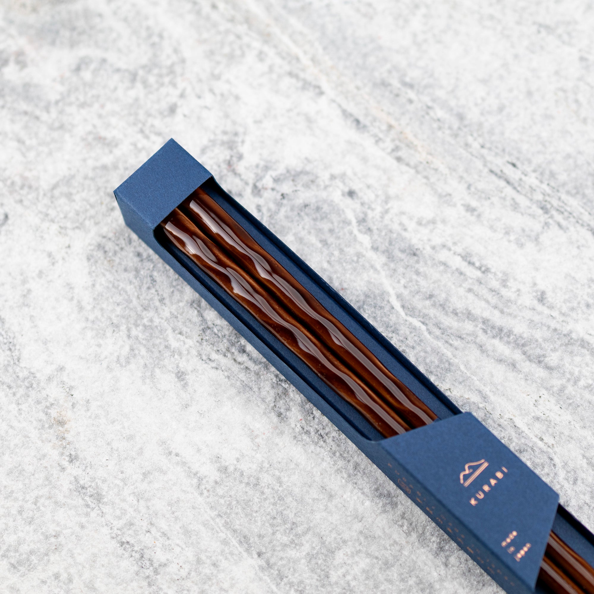 Japonské hůlky na sushi Kawai - hnědé Kurabi