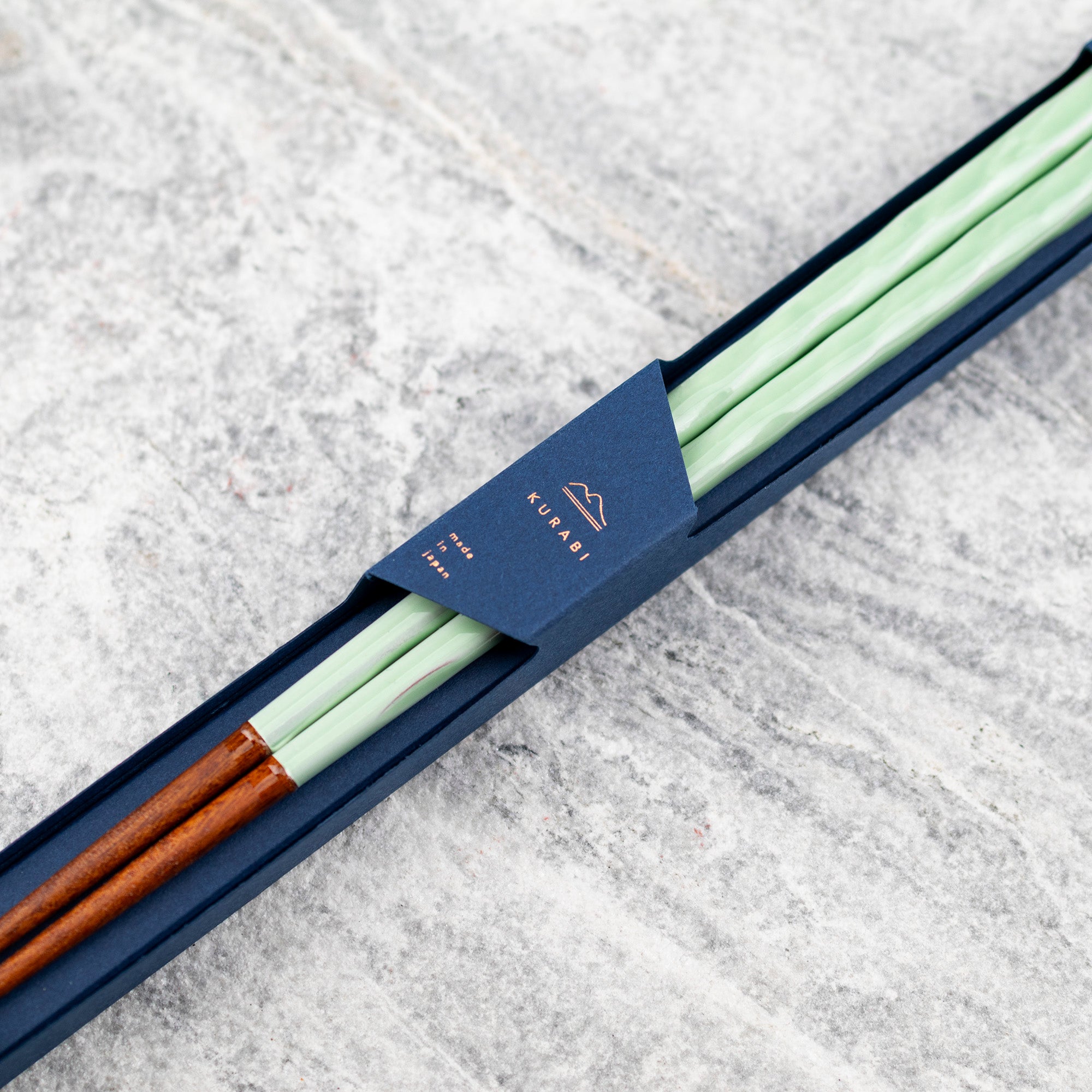 Japonské hůlky na sushi Kawai - světle zelené Kurabi