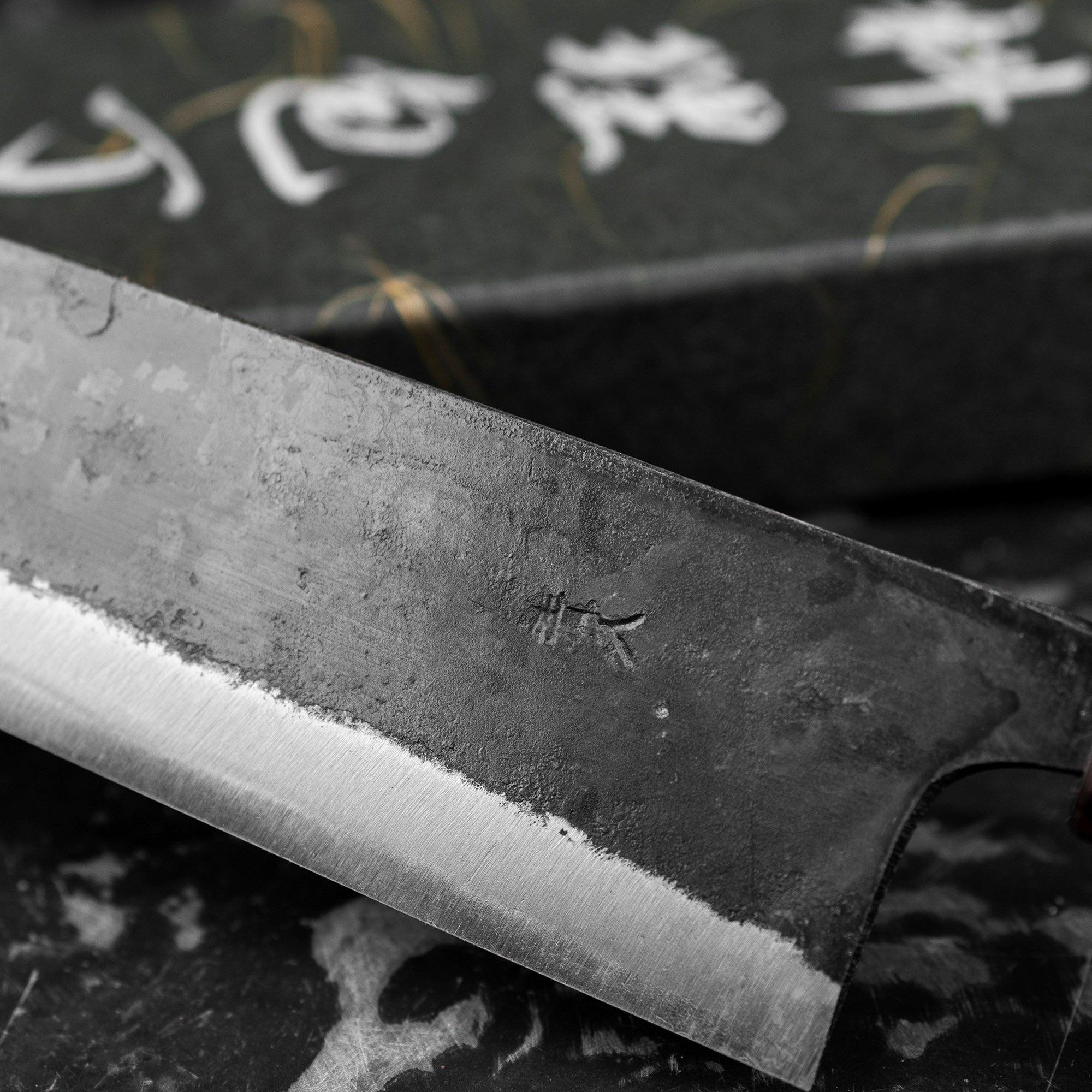 Nůž Santoku 16,5 cm Hatsukokoro Kurokuma Aogami