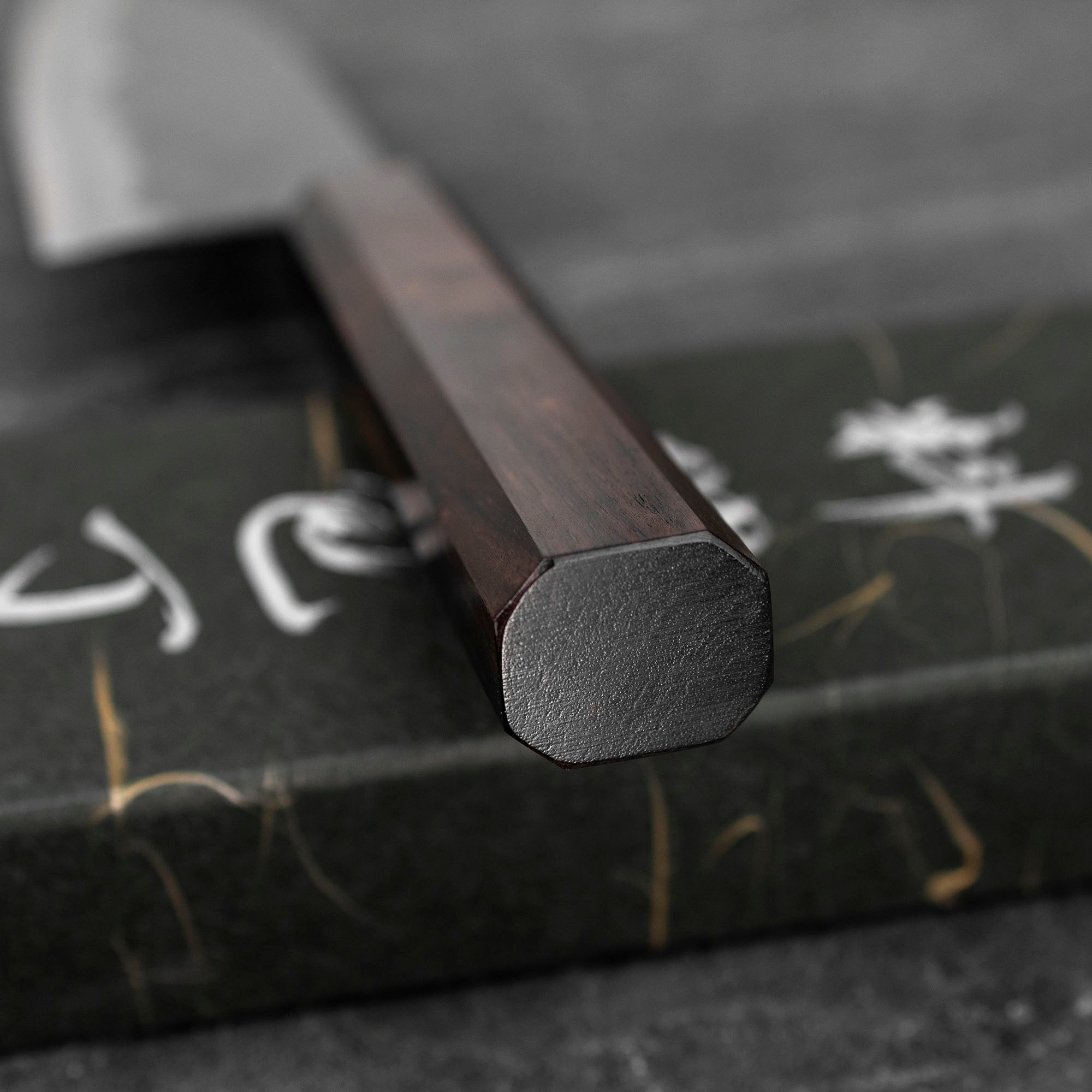 Nůž Santoku 16,5 cm Hatsukokoro Sumi Kurouchi Aogami