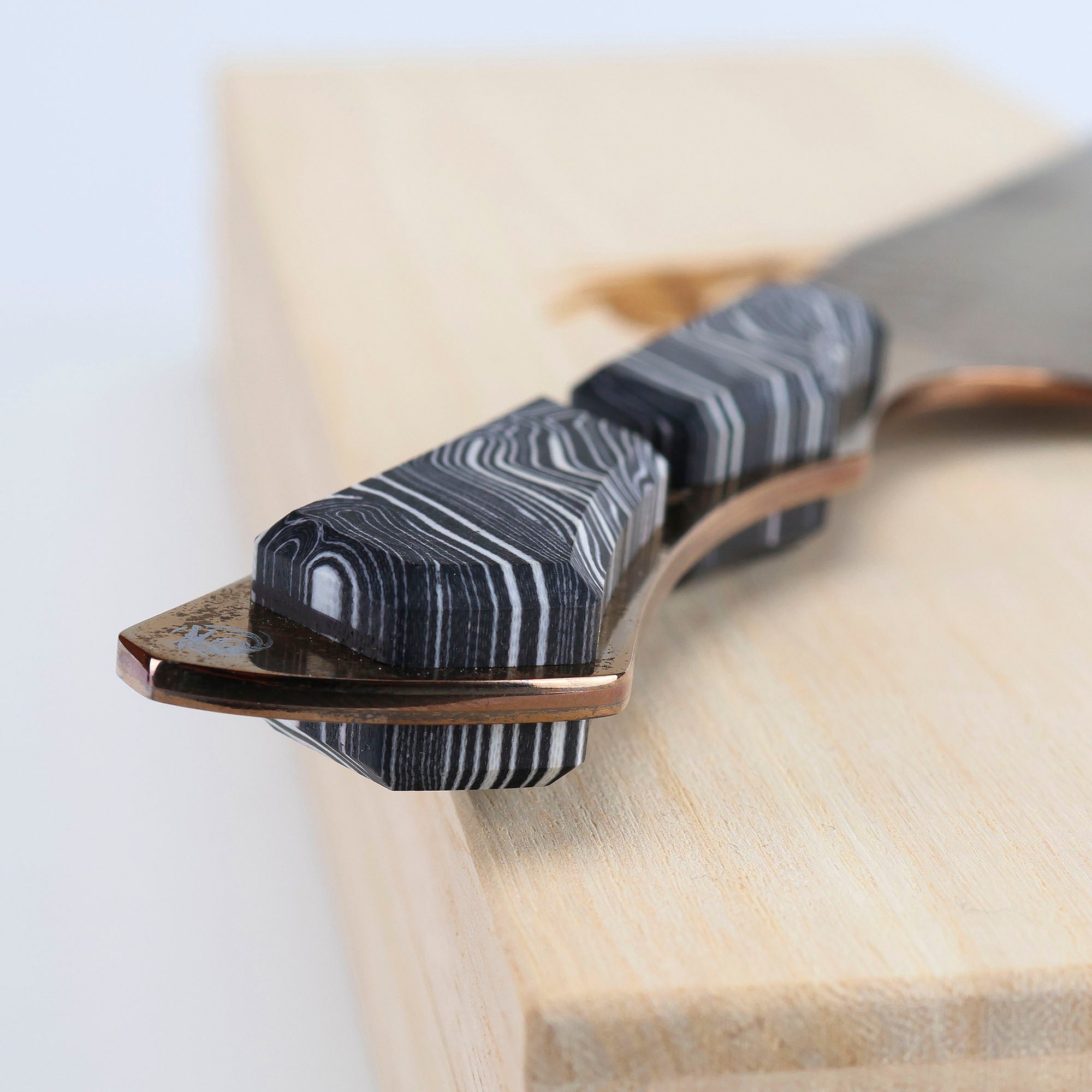 Nůž Santoku 18 cm Dew Hara Saku