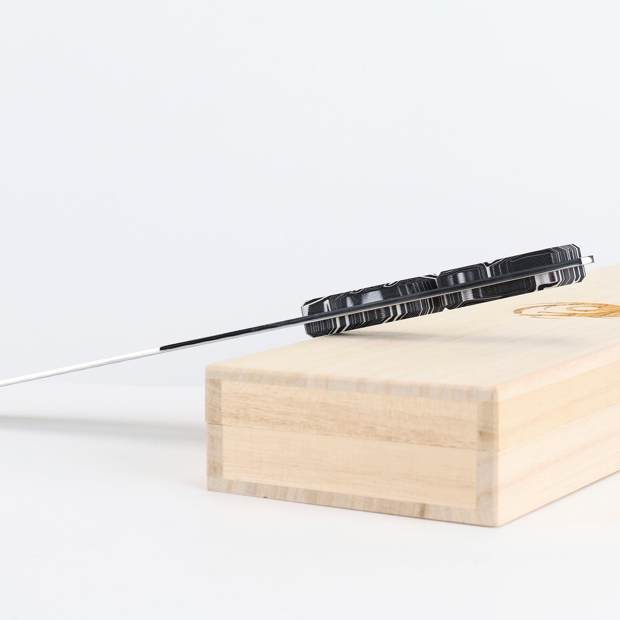 Nůž Santoku 18 cm Dew Hara Saku