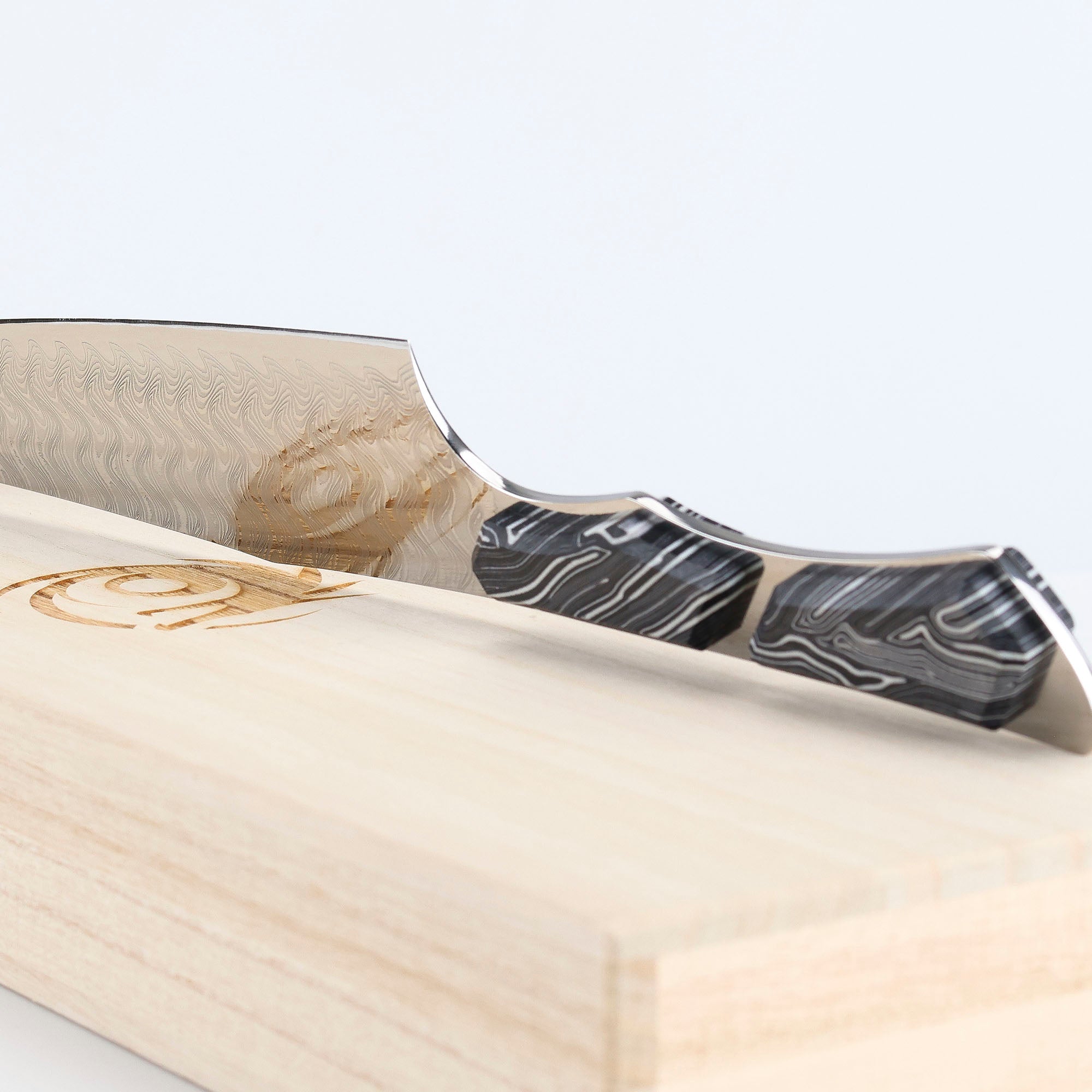 Nůž Santoku 18 cm Dew Hara Saku