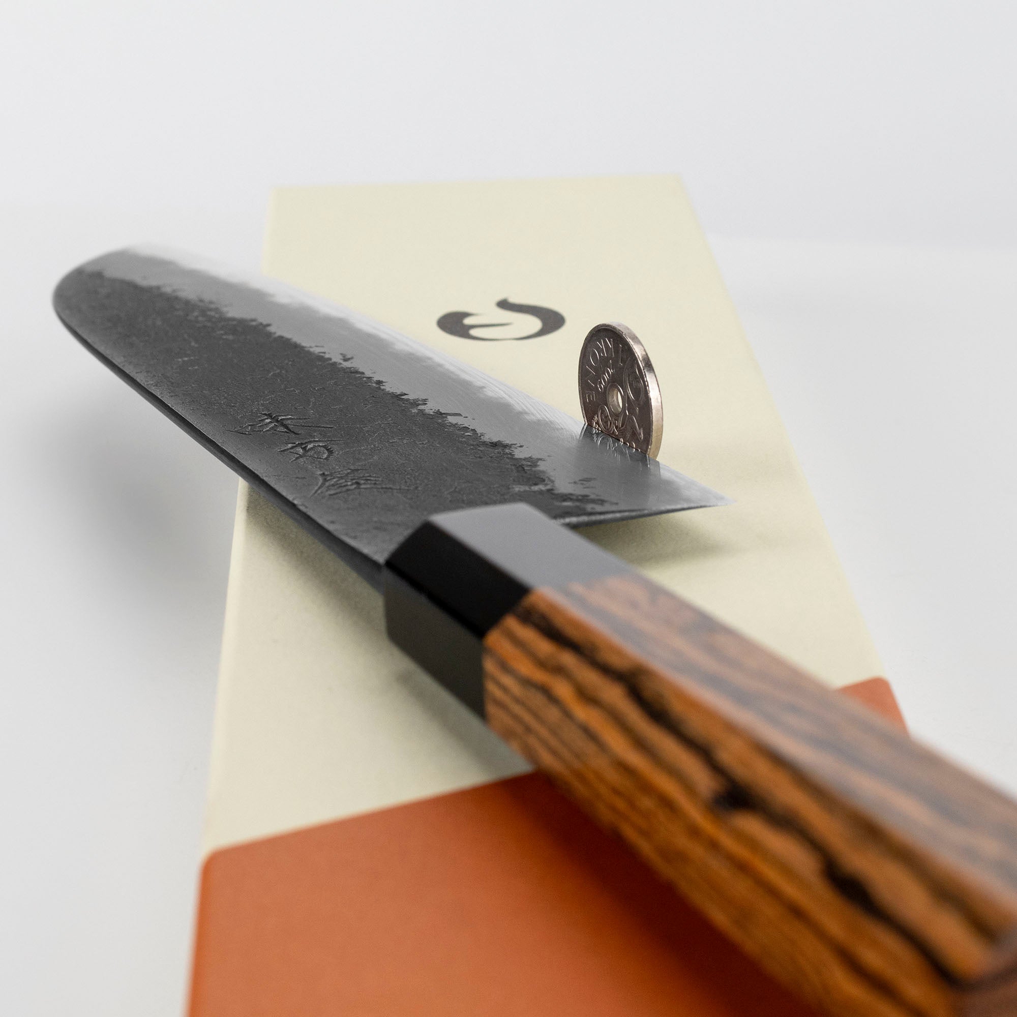 Nůž Santoku 18 cm Mutsumi Hinoura Nashiji Shirogami