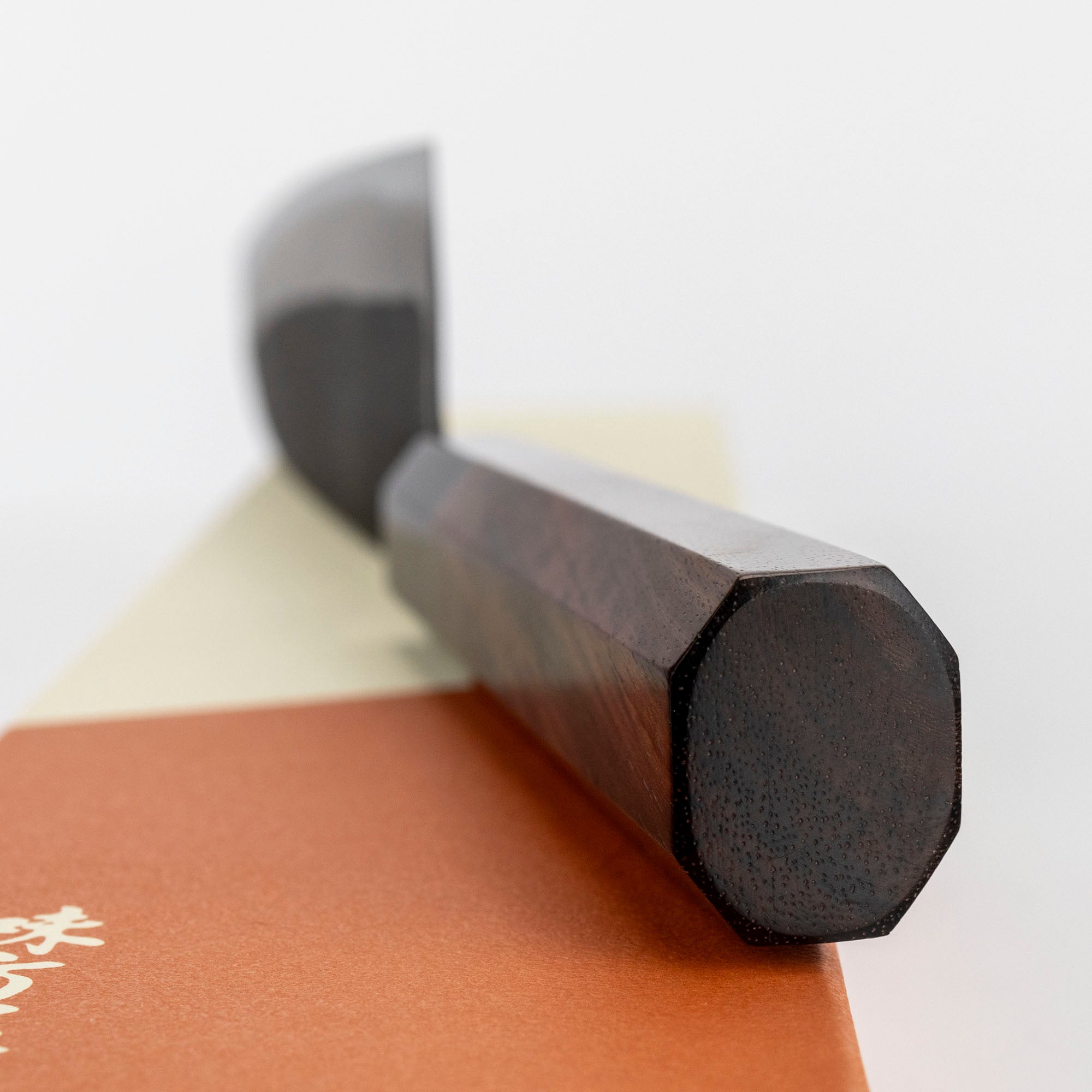 Nůž Santoku 18 cm Mutsumi Hinoura Shirogami