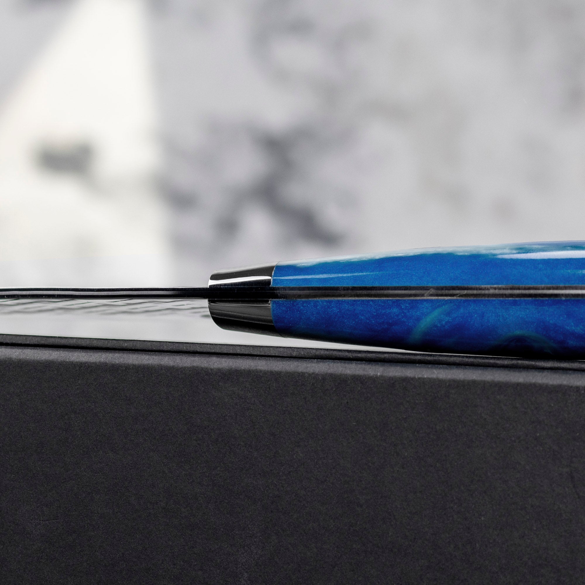 Nůž Santoku 18 cm Takeshi Saji modrý akryl STRIX