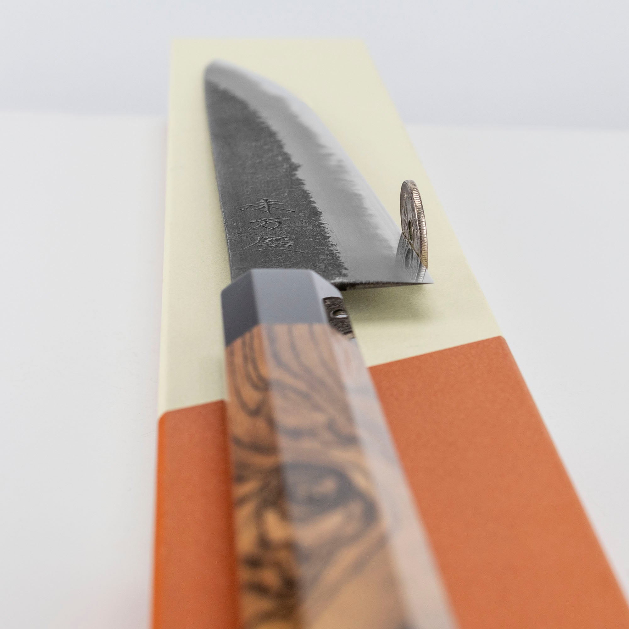 Nůž Sujihiki 24 cm Mutsumi Hinoura Nashiji Shirogami