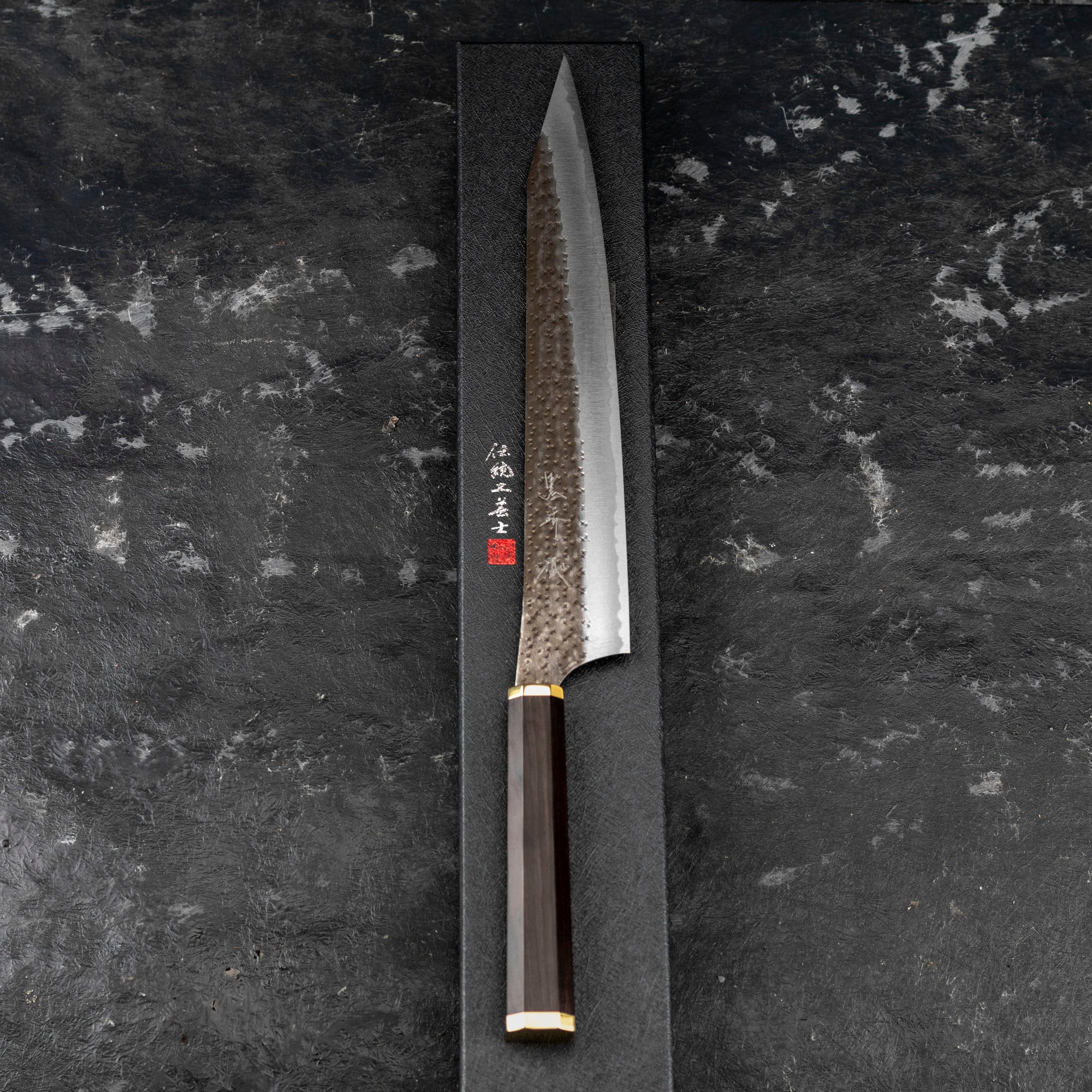 Nůž Sujihiki 27 cm Yu Kurosaki Kokusen Brass Aogami Super/SS