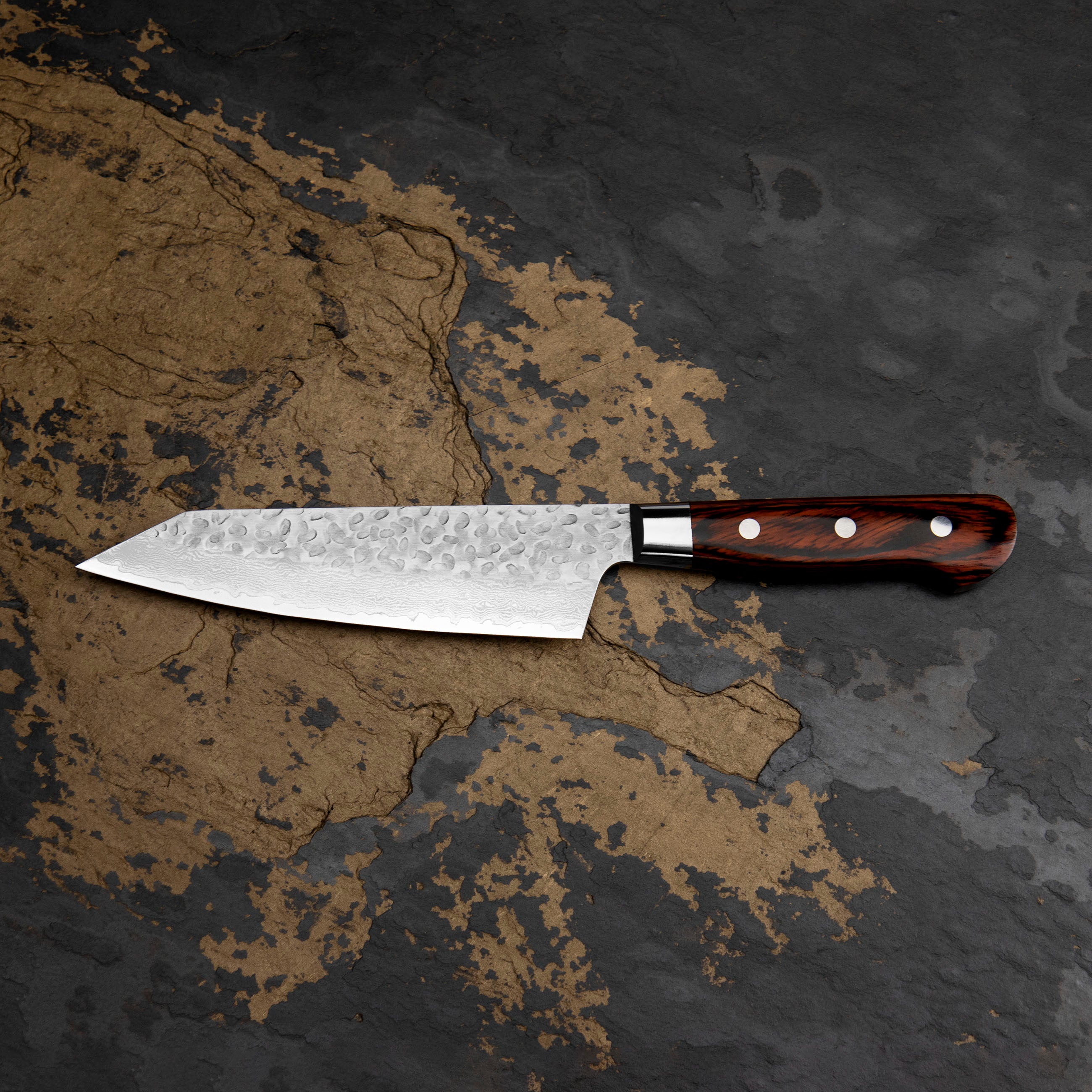 Nůž Kengata 16 cm Sakai Takayuki Hammered VG-10